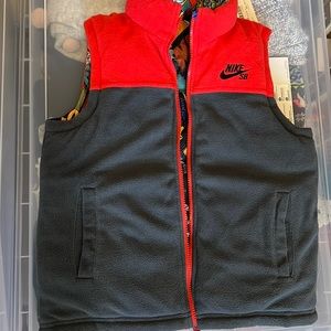 Boys Nike double sided Graffiti vest
